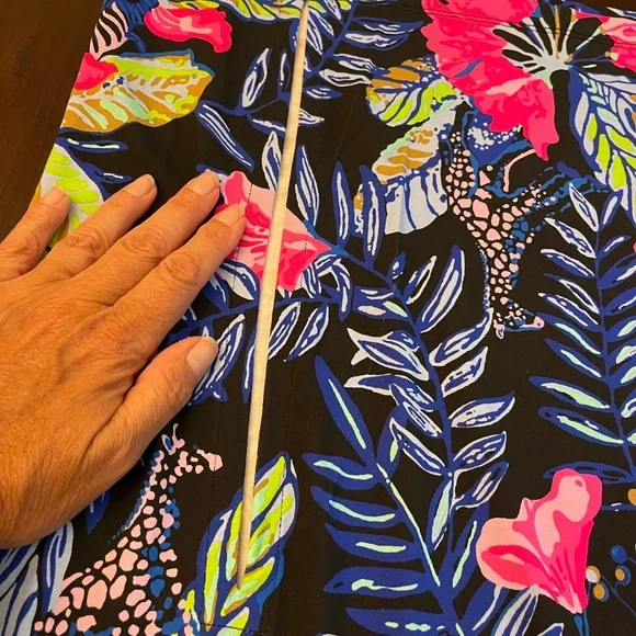 Lilly Pulitzer floral midi Skirt with Pink and Blue with black background. SZ L - Picture 6 of 8